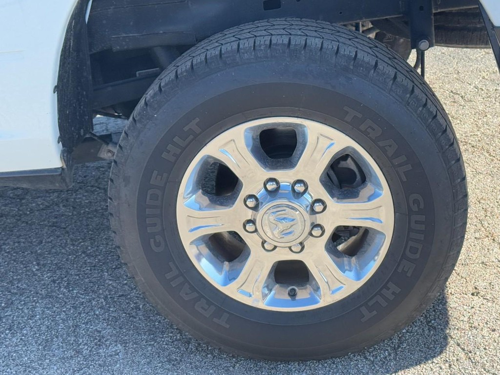 Ram 2500 Vehicle Full-screen Gallery Image 05