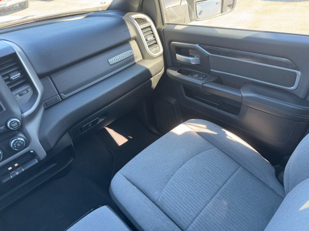 Ram 2500 Vehicle Full-screen Gallery Image 15