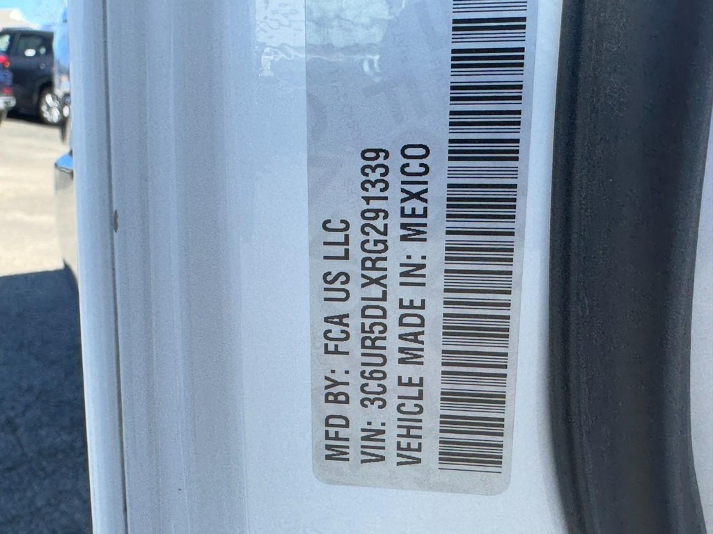 Ram 2500 Vehicle Full-screen Gallery Image 23