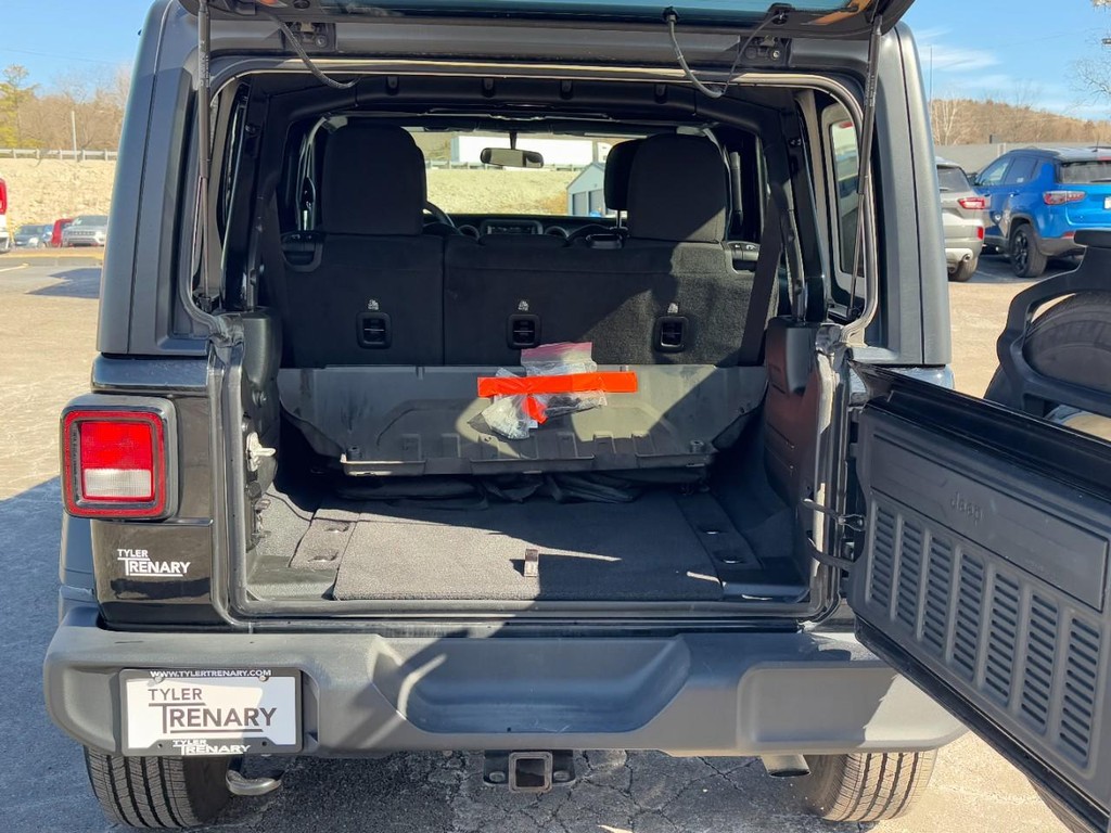 Jeep Wrangler Vehicle Full-screen Gallery Image 09