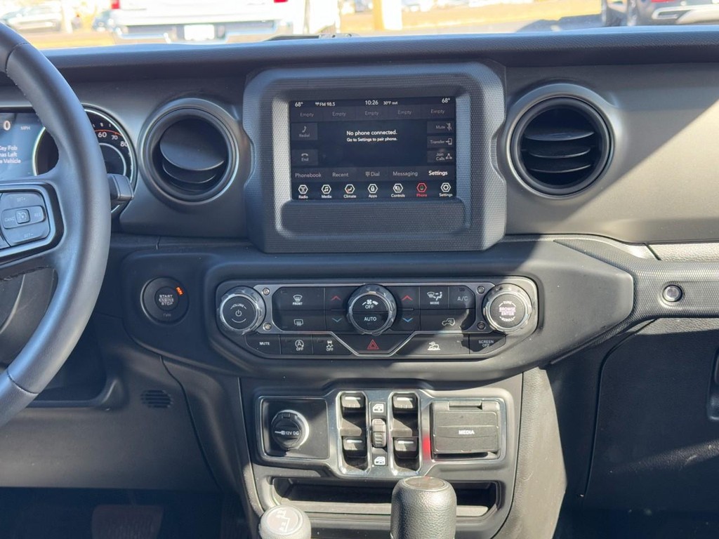 Jeep Wrangler Vehicle Full-screen Gallery Image 13