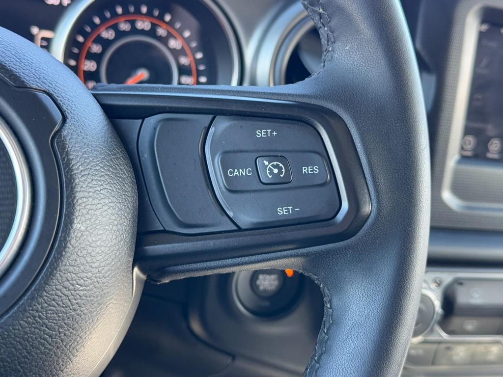 Jeep Wrangler Vehicle Full-screen Gallery Image 17