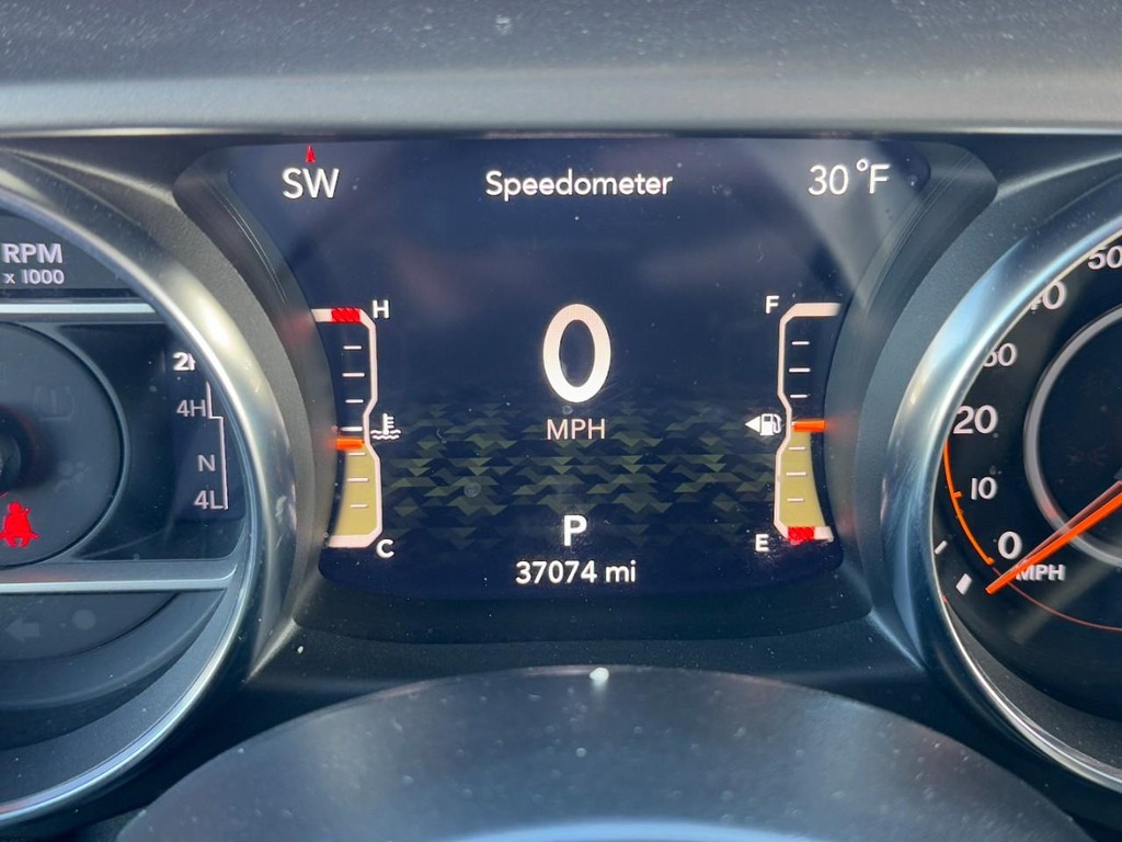 Jeep Wrangler Vehicle Full-screen Gallery Image 18