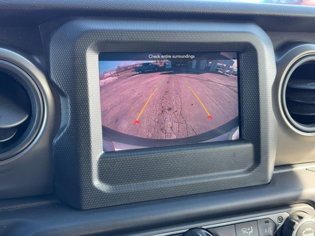 Jeep Wrangler Vehicle Full-screen Gallery Image 21