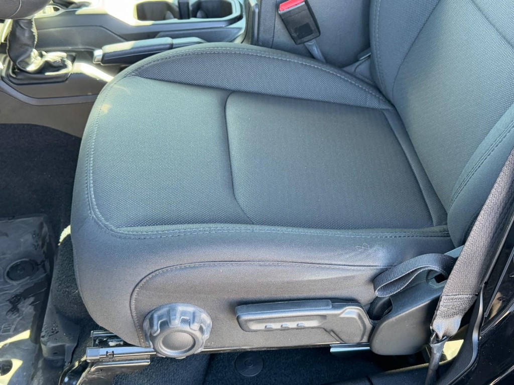 Jeep Wrangler Vehicle Full-screen Gallery Image 23