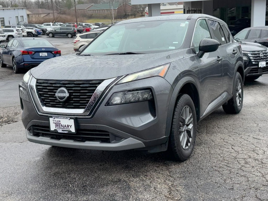 Nissan Rogue Vehicle Full-screen Gallery Image 06