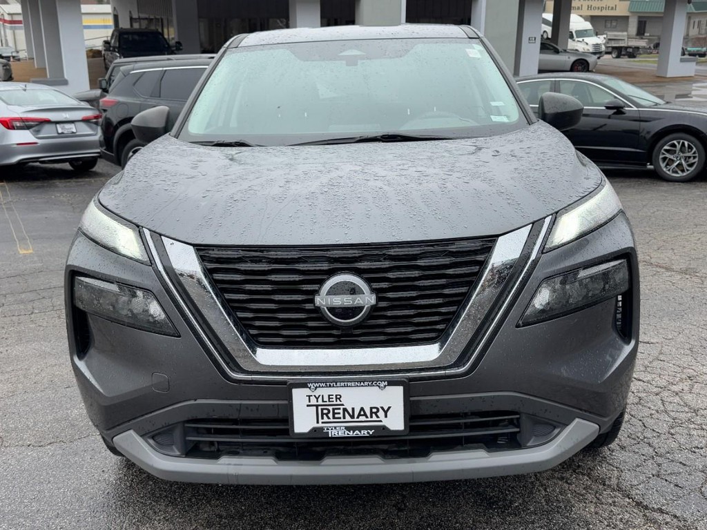 Nissan Rogue Vehicle Full-screen Gallery Image 07