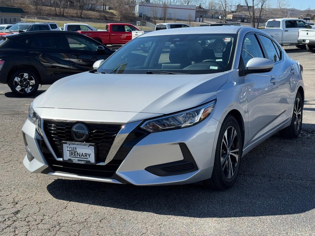 Nissan Sentra Vehicle Full-screen Gallery Image 06