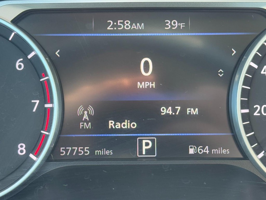 Nissan Sentra Vehicle Full-screen Gallery Image 18