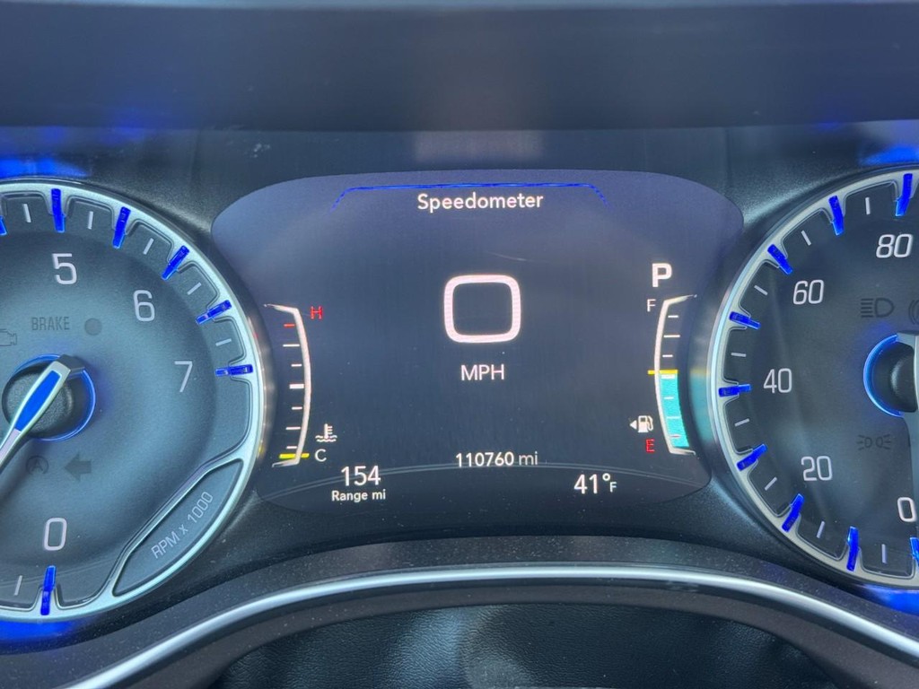 Chrysler Pacifica Vehicle Full-screen Gallery Image 20