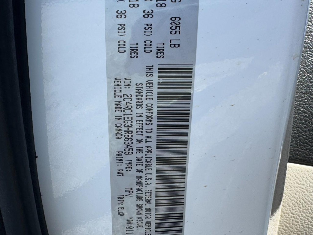 Chrysler Pacifica Vehicle Full-screen Gallery Image 27