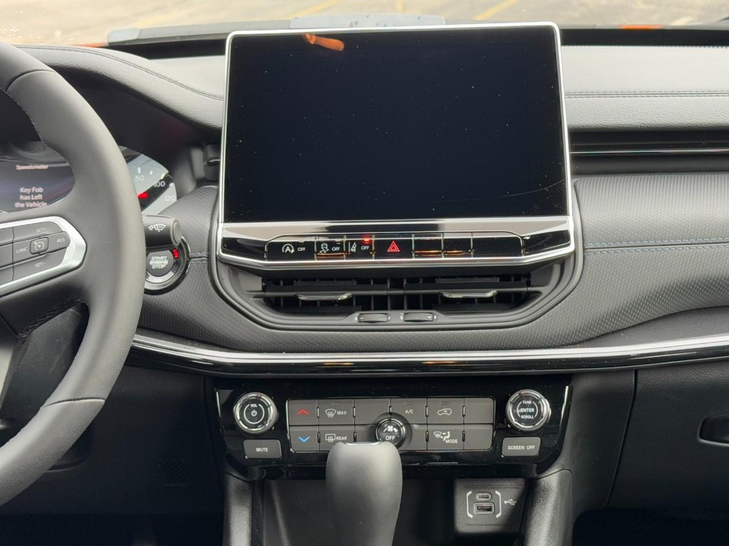 Jeep Compass Vehicle Full-screen Gallery Image 08