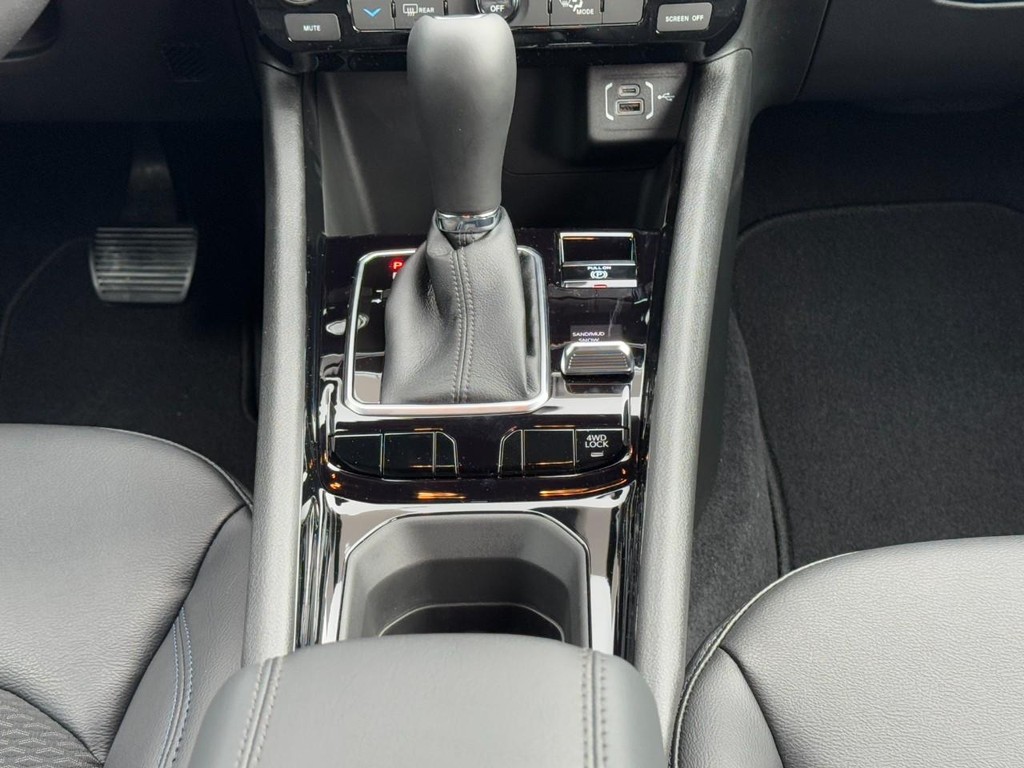 Jeep Compass Vehicle Full-screen Gallery Image 09