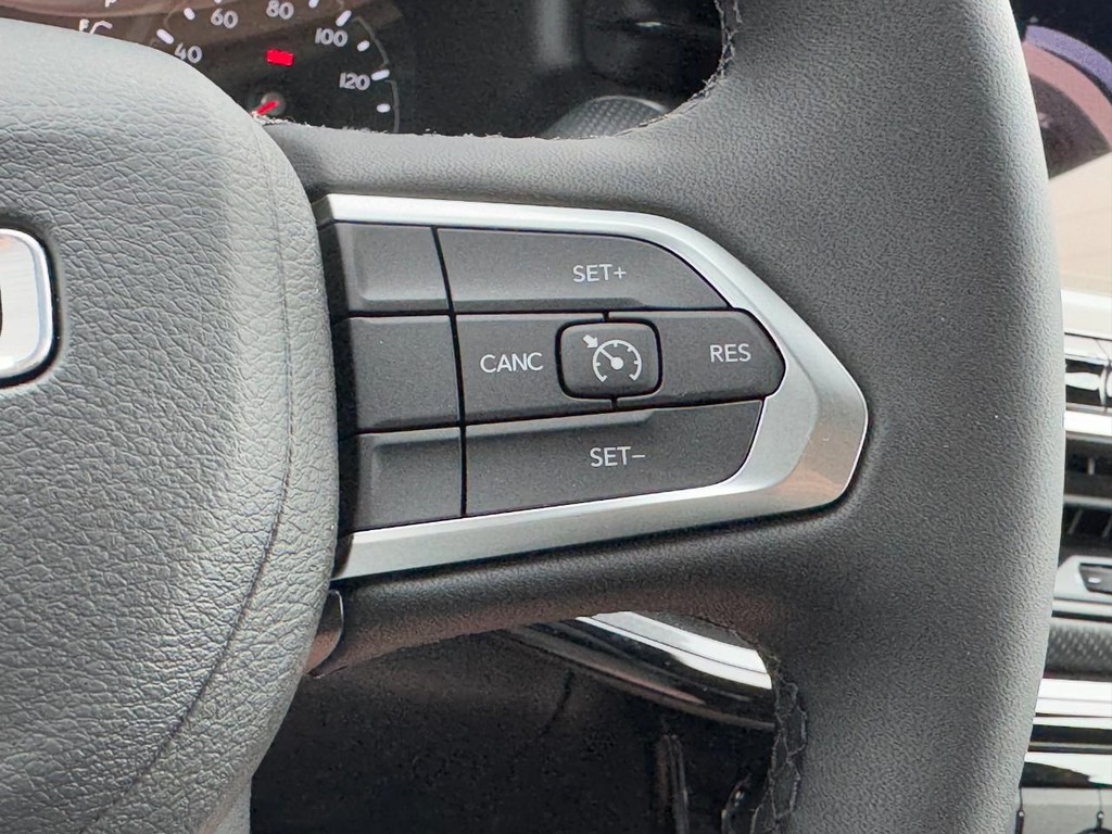 Jeep Compass Vehicle Full-screen Gallery Image 11