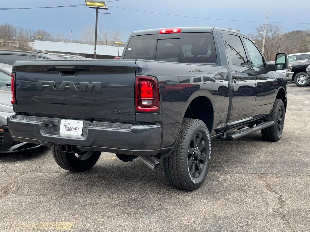 Ram 2500 Vehicle Full-screen Gallery Image 04