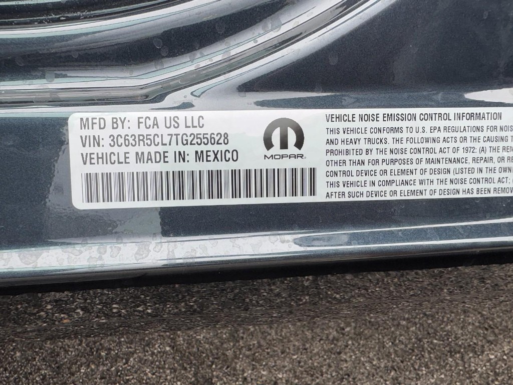 Ram 2500 Vehicle Full-screen Gallery Image 17
