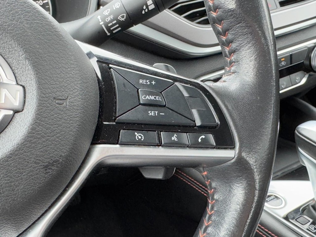 Nissan Altima Vehicle Full-screen Gallery Image 17