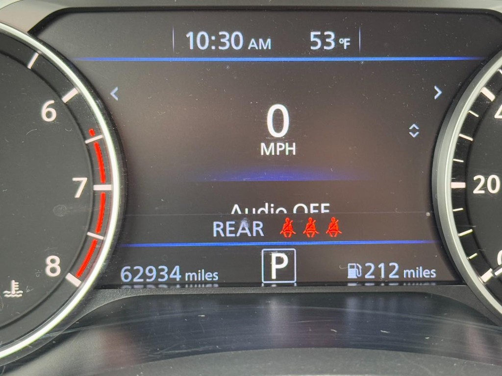 Nissan Altima Vehicle Full-screen Gallery Image 18