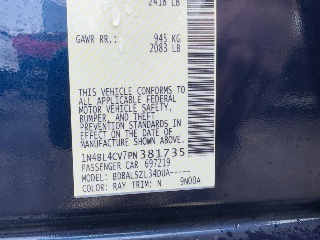 Nissan Altima Vehicle Full-screen Gallery Image 22