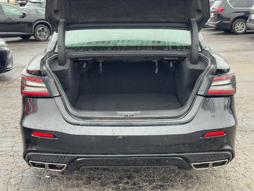 Nissan Maxima Vehicle Full-screen Gallery Image 09