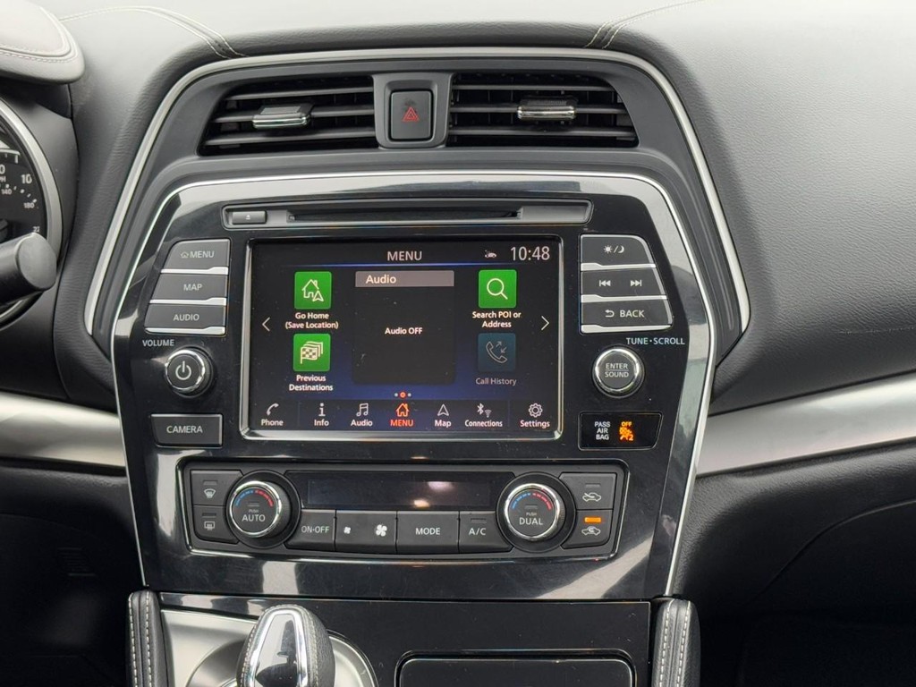 Nissan Maxima Vehicle Full-screen Gallery Image 13