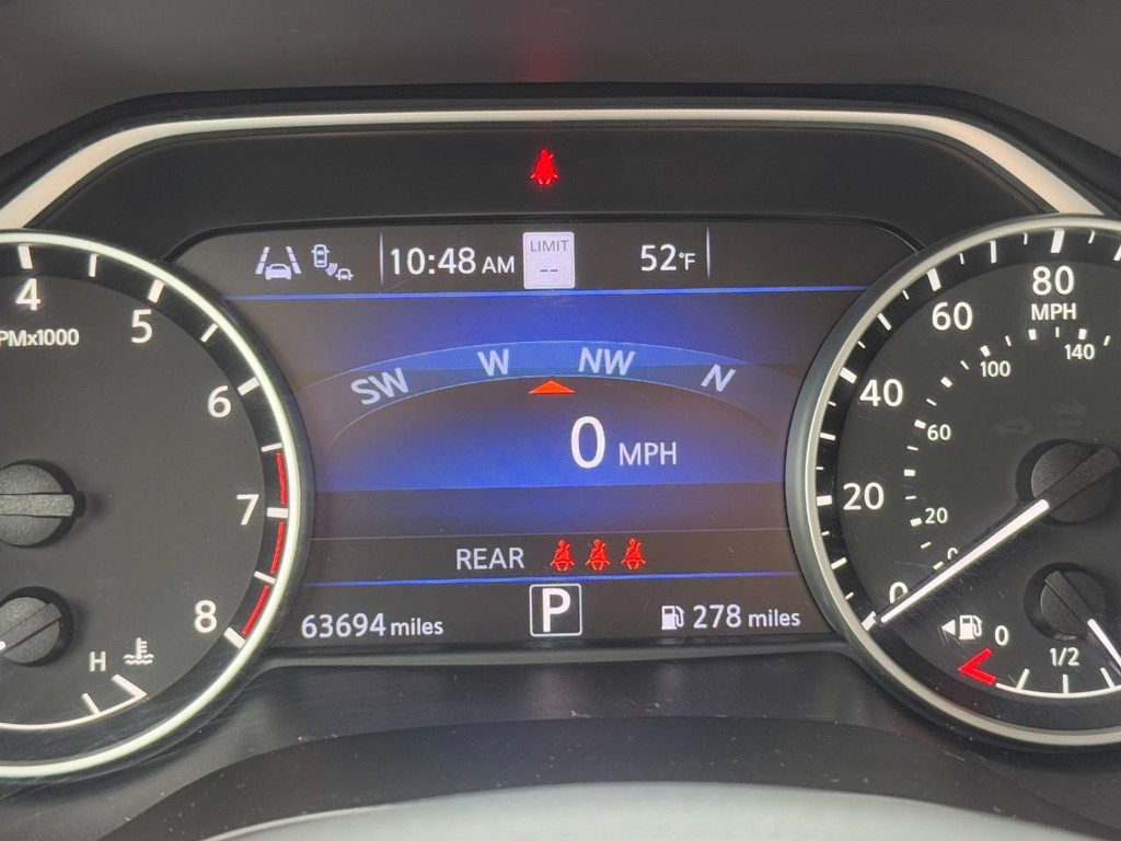 Nissan Maxima Vehicle Full-screen Gallery Image 18