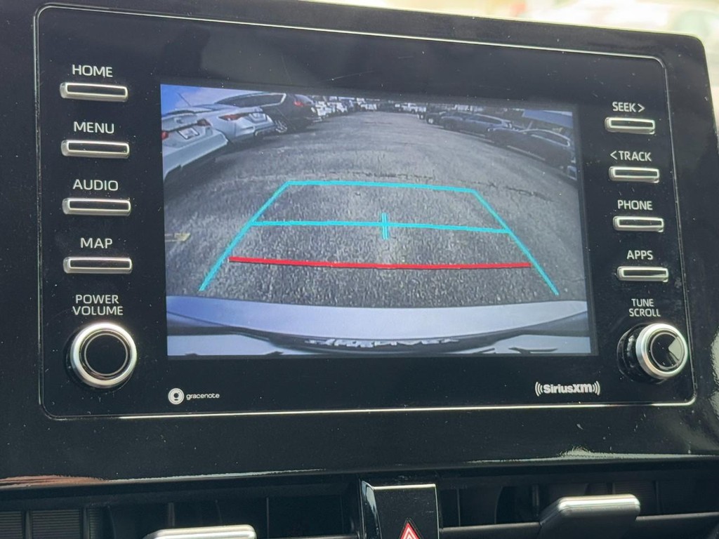 Toyota Camry Vehicle Full-screen Gallery Image 20