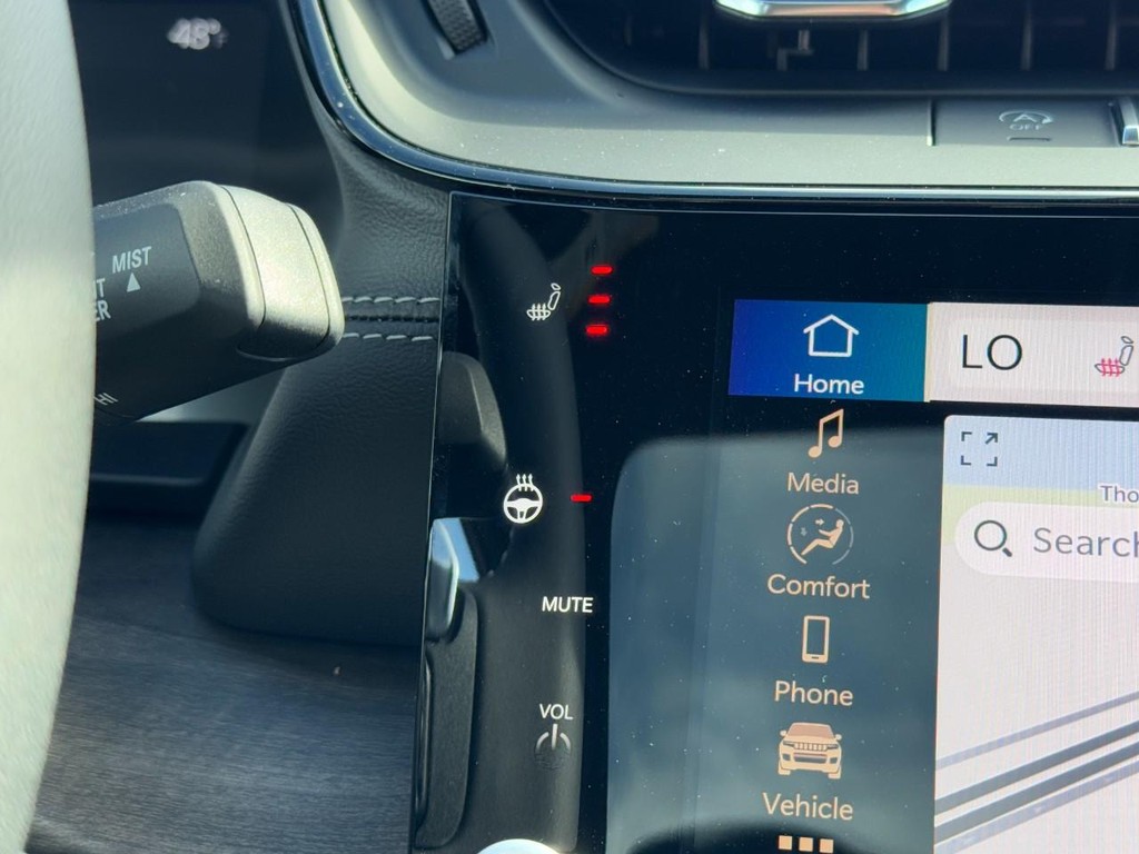 Jeep Grand Cherokee L Vehicle Full-screen Gallery Image 15