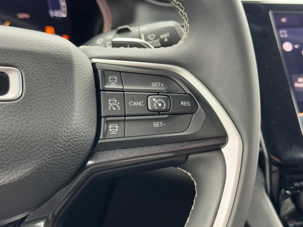 Jeep Grand Cherokee Vehicle Full-screen Gallery Image 17