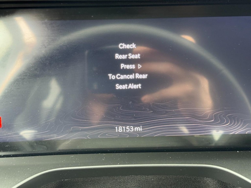 Jeep Grand Cherokee Vehicle Full-screen Gallery Image 18