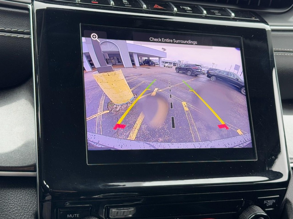 Jeep Grand Cherokee Vehicle Full-screen Gallery Image 19