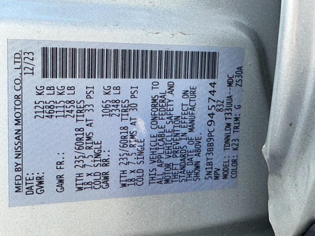 Nissan Rogue Vehicle Full-screen Gallery Image 22