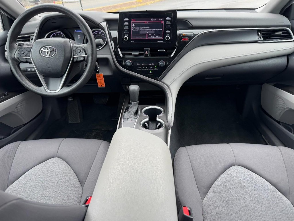 Toyota Camry Vehicle Full-screen Gallery Image 11