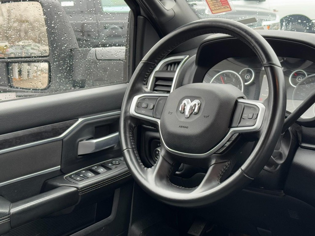 Ram 2500 Vehicle Full-screen Gallery Image 12