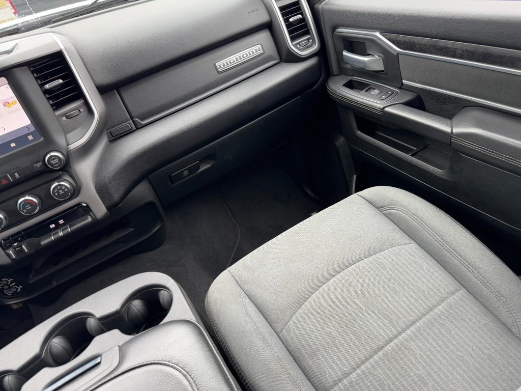 Ram 2500 Vehicle Full-screen Gallery Image 15