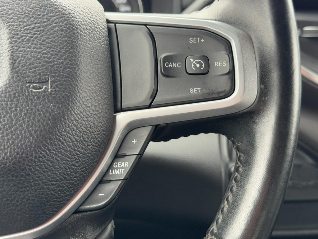 Ram 2500 Vehicle Full-screen Gallery Image 17