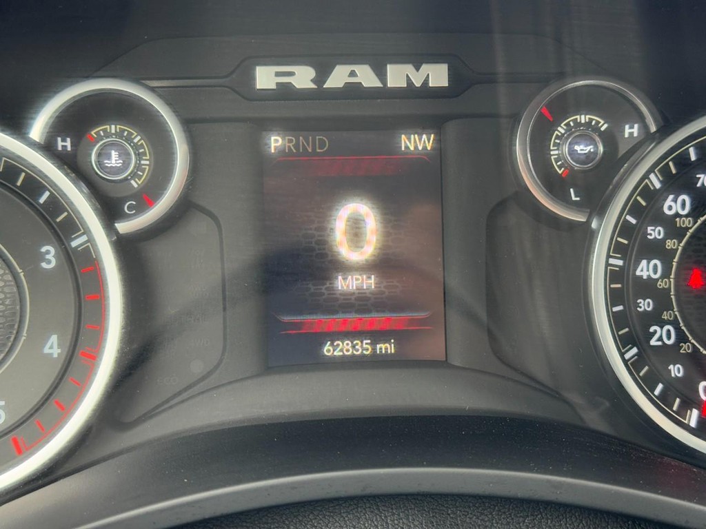 Ram 2500 Vehicle Full-screen Gallery Image 18