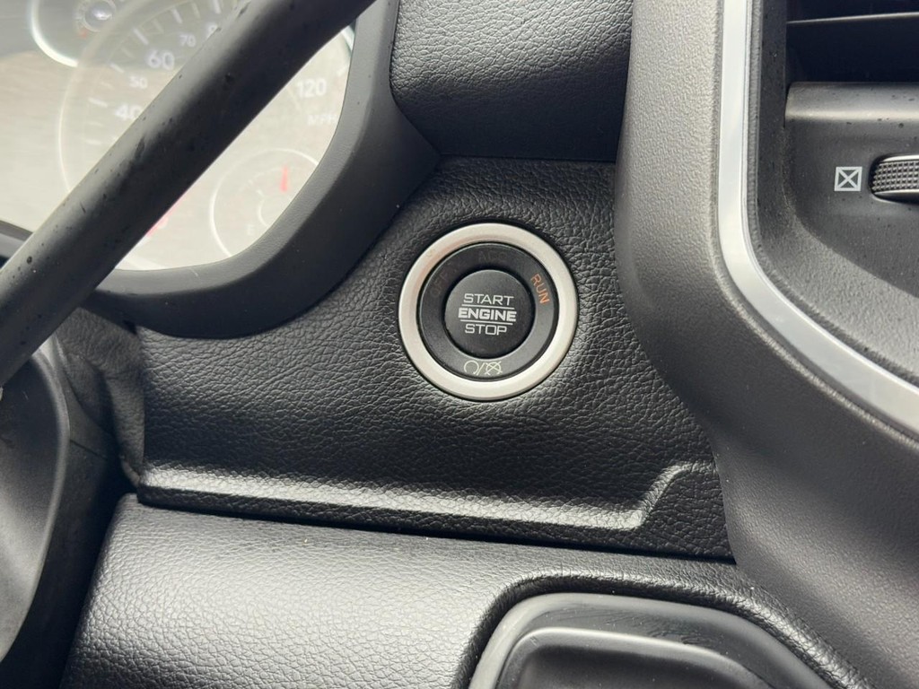 Ram 2500 Vehicle Full-screen Gallery Image 19