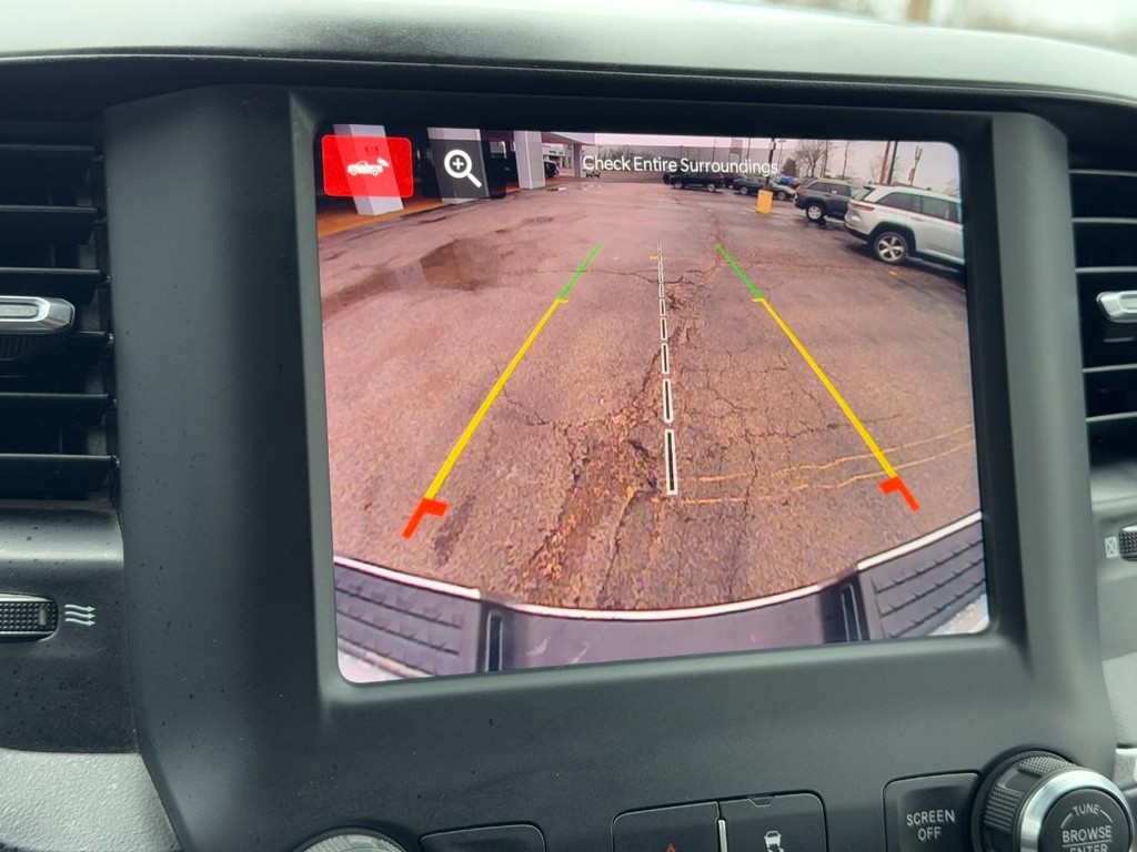 Ram 2500 Vehicle Full-screen Gallery Image 20