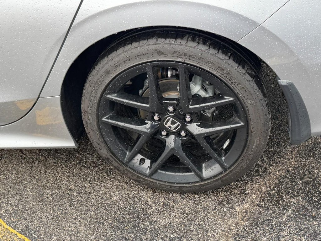 Honda Civic Sedan Vehicle Full-screen Gallery Image 05