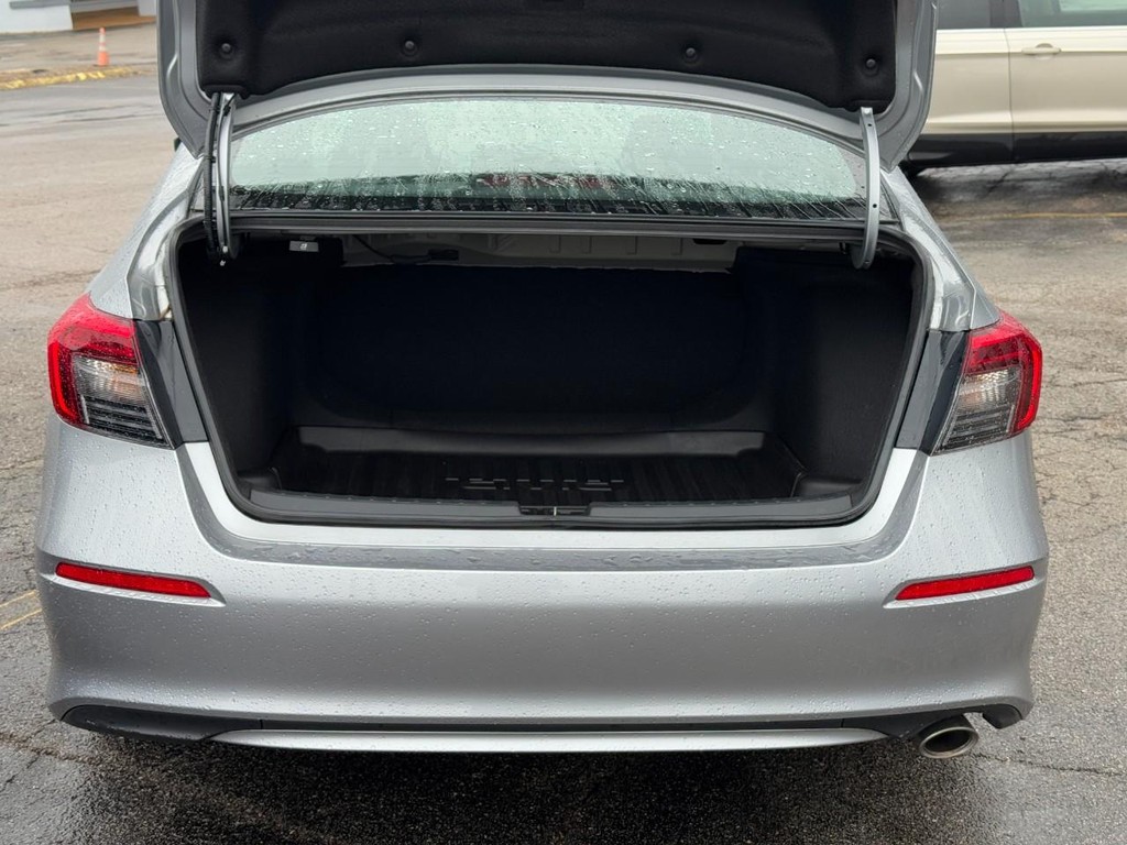 Honda Civic Sedan Vehicle Full-screen Gallery Image 09