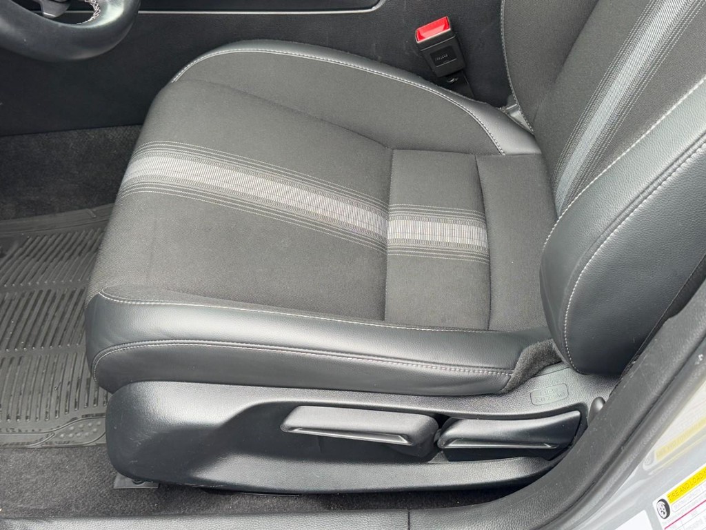 Honda Civic Sedan Vehicle Full-screen Gallery Image 21