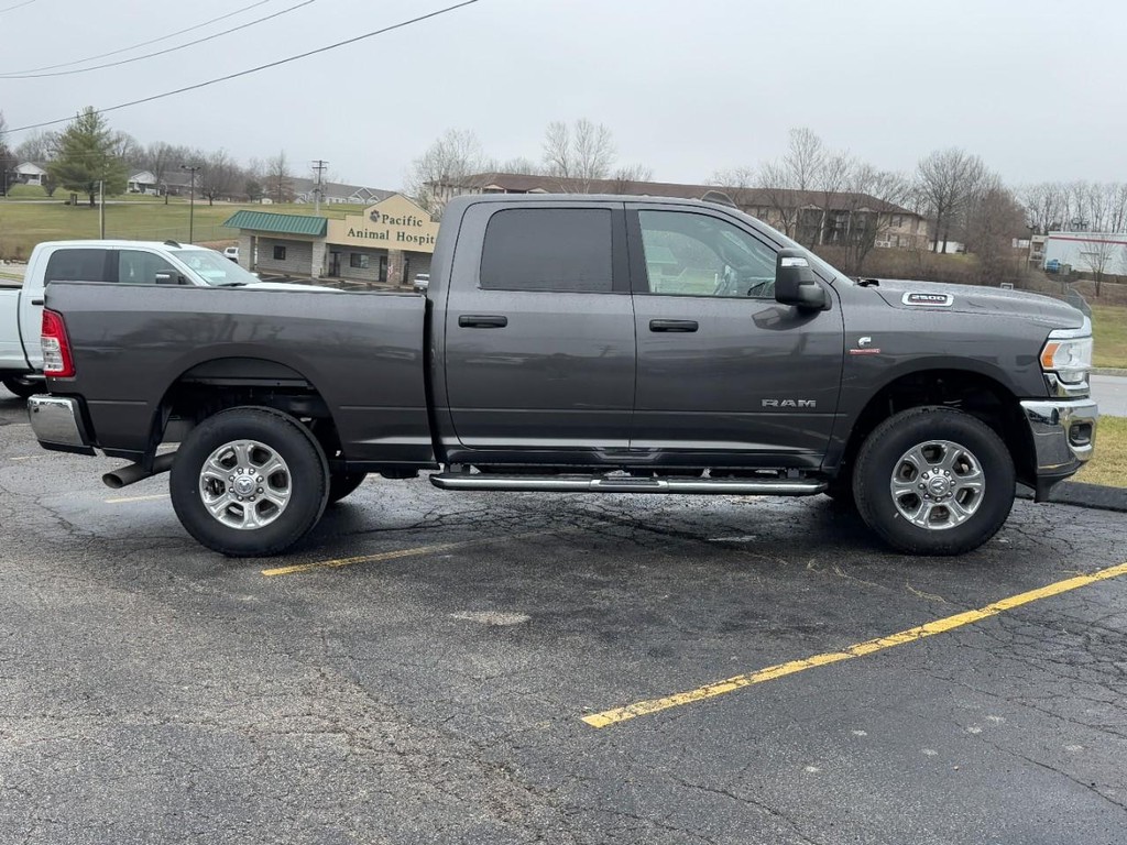 Ram 2500 Vehicle Full-screen Gallery Image 02