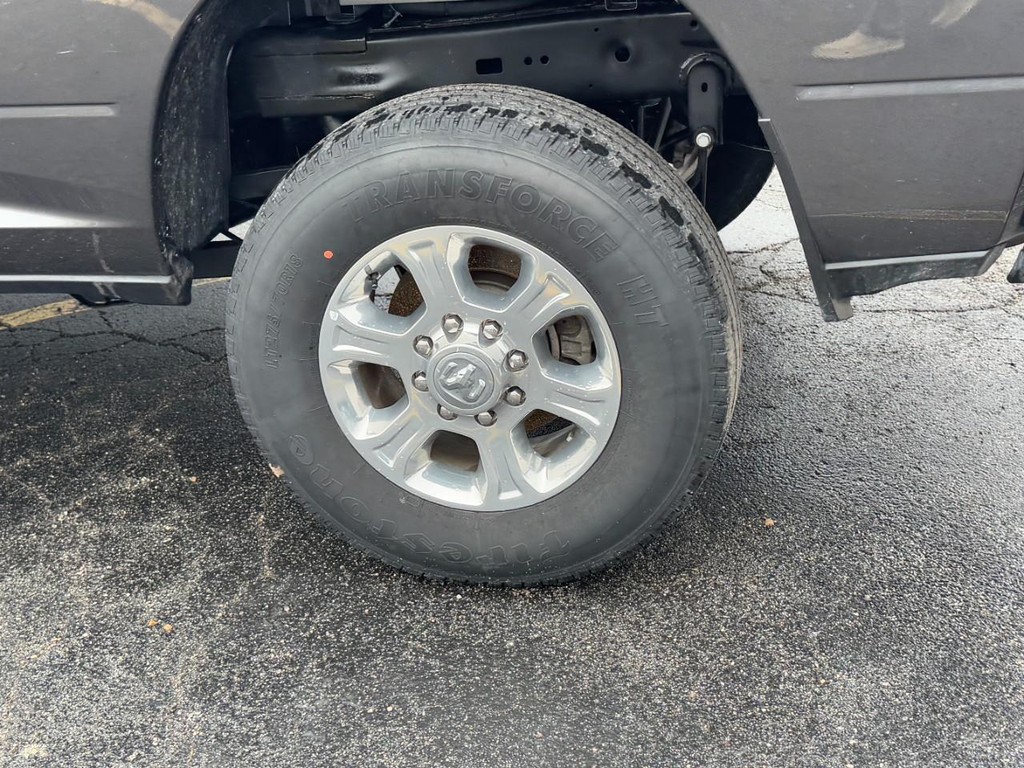 Ram 2500 Vehicle Full-screen Gallery Image 05