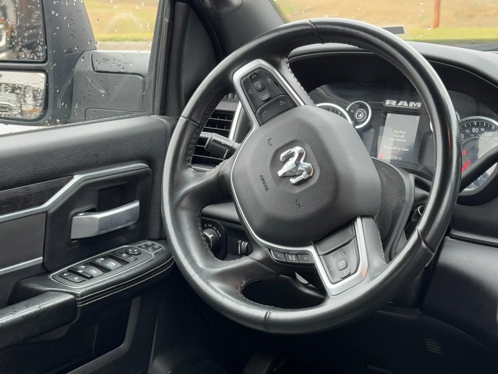 Ram 2500 Vehicle Full-screen Gallery Image 12