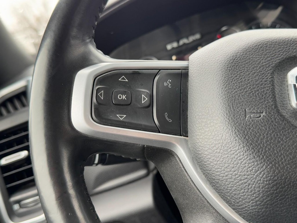 Ram 2500 Vehicle Full-screen Gallery Image 16