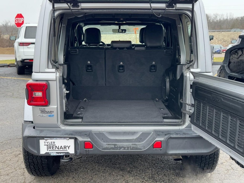 Jeep Wrangler 4xe Vehicle Full-screen Gallery Image 09