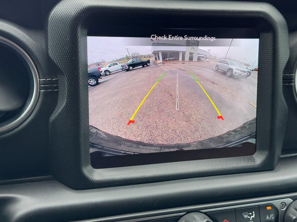 Jeep Wrangler 4xe Vehicle Full-screen Gallery Image 22