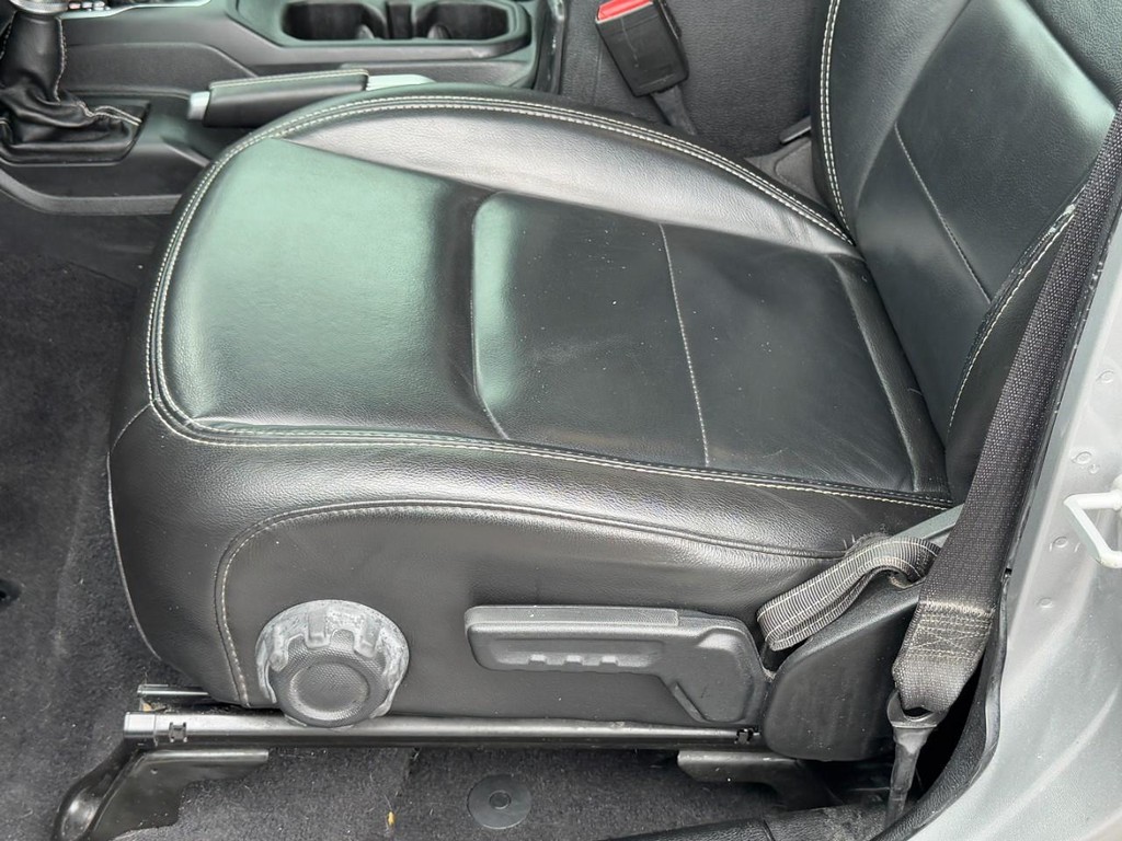 Jeep Wrangler 4xe Vehicle Full-screen Gallery Image 23