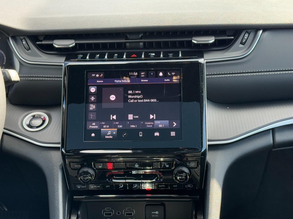 Jeep Grand Cherokee Vehicle Full-screen Gallery Image 08